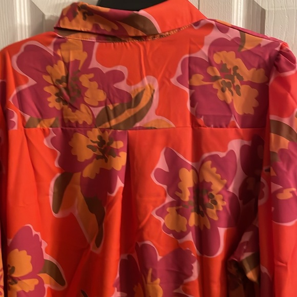 Jane Chic Designs Plus Size Sublimation Blouse - Picture 6 of 6